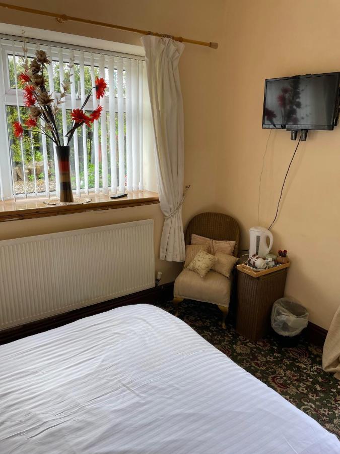 Prince Of Wales Inn Rhymney Экстерьер фото