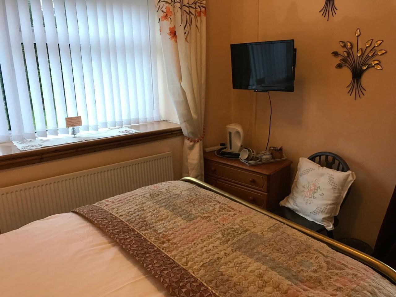 Prince Of Wales Inn Rhymney Экстерьер фото
