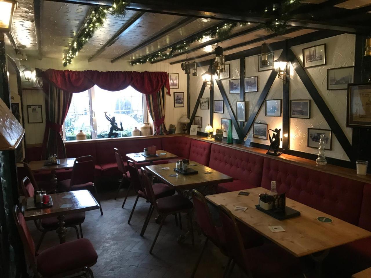 Prince Of Wales Inn Rhymney Экстерьер фото